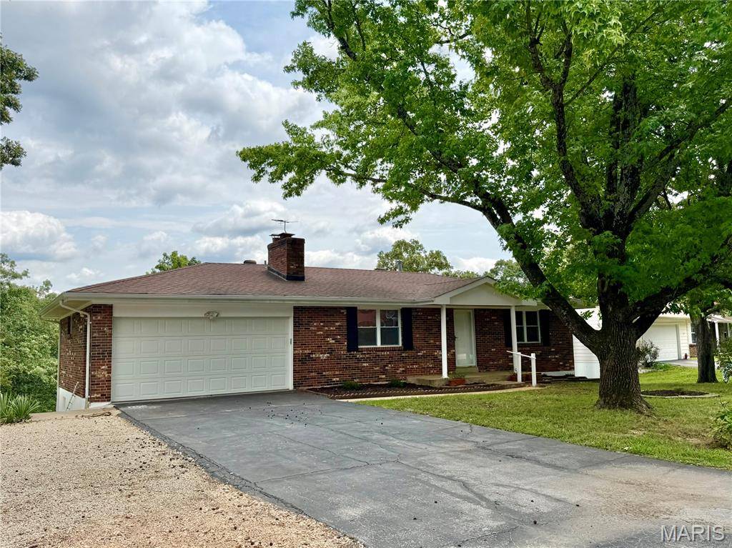 14048 Trails End DR, De Soto, MO 63020