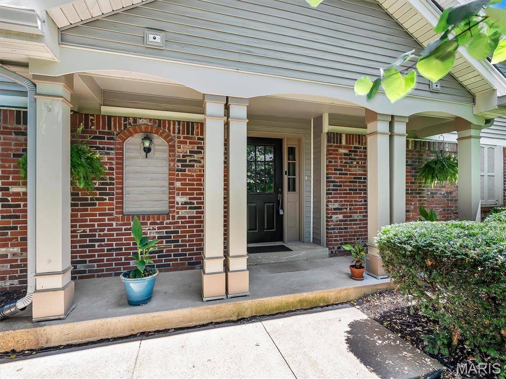 5437 Kenrick Parke DR, Shrewsbury, MO 63119