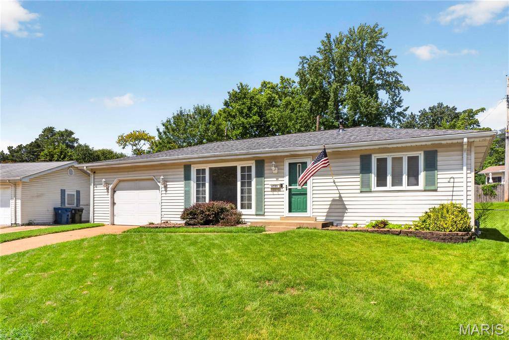 6705 Vineland, Hazelwood, MO 63042