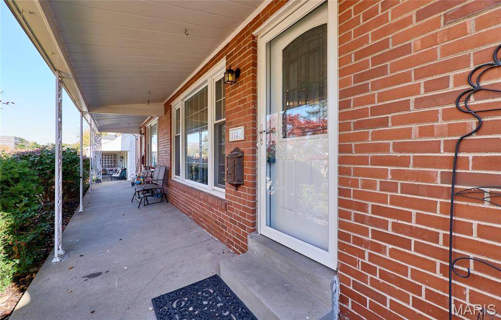1120 Terrace DR, St Louis, MO 63117