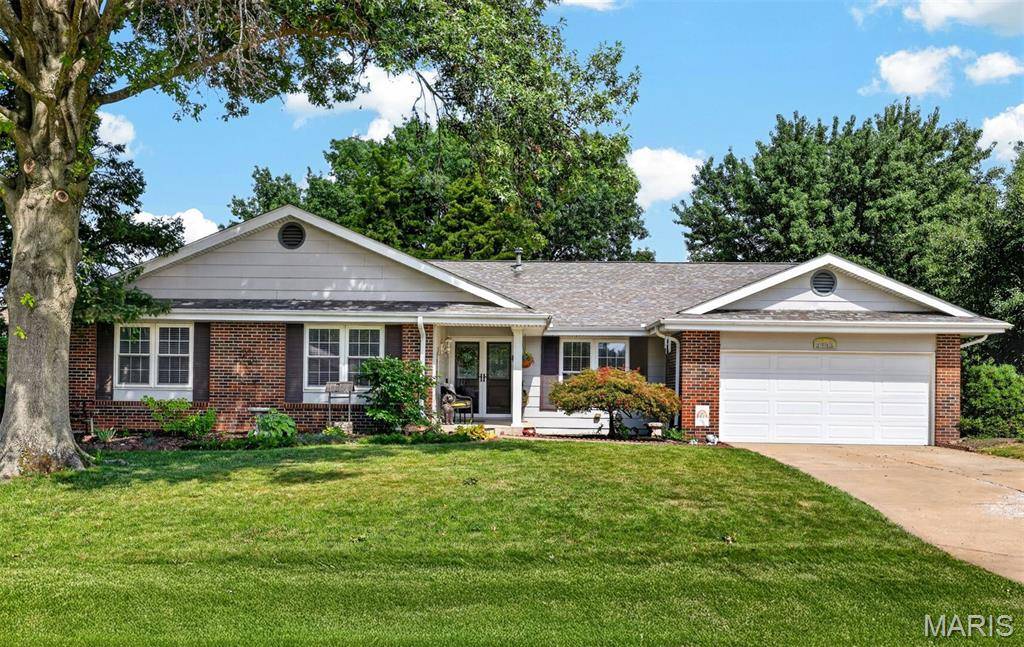 1441 Woodstone DR, St Charles, MO 63304