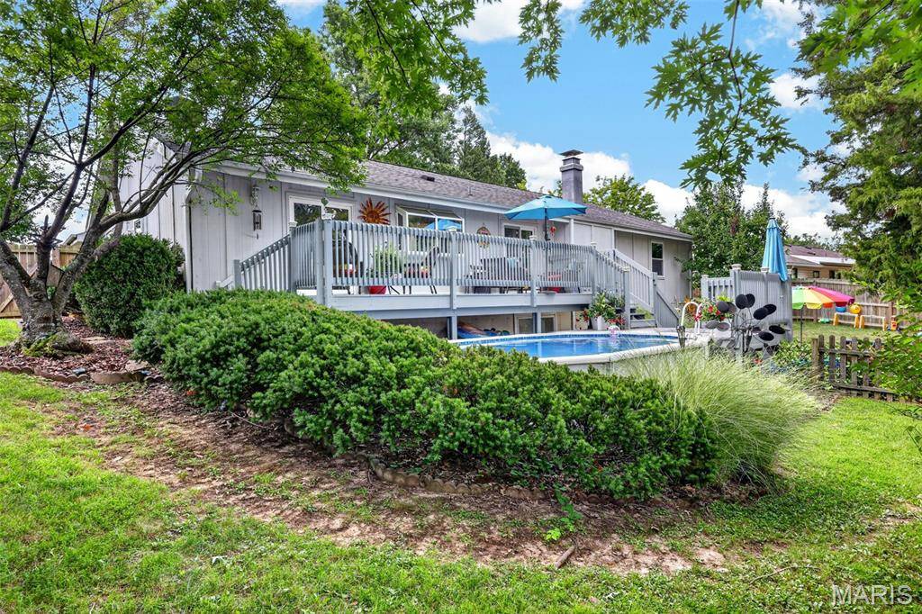 1441 Woodstone DR, St Charles, MO 63304