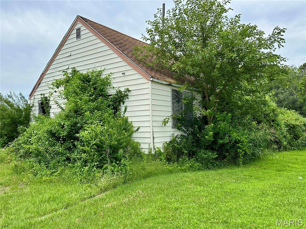 2011 Camp Jackson RD, Cahokia, IL 62206