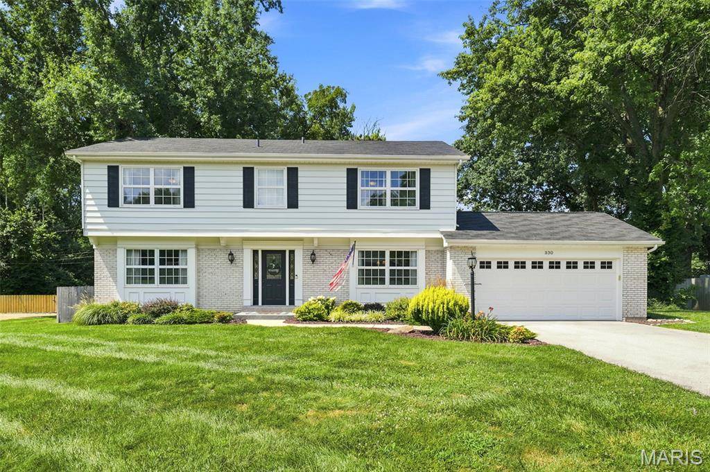 330 Algonquin DR, Ballwin, MO 63011