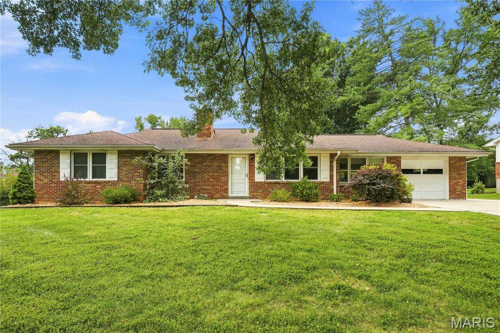 21 Elannchester DR, Manchester, MO 63011