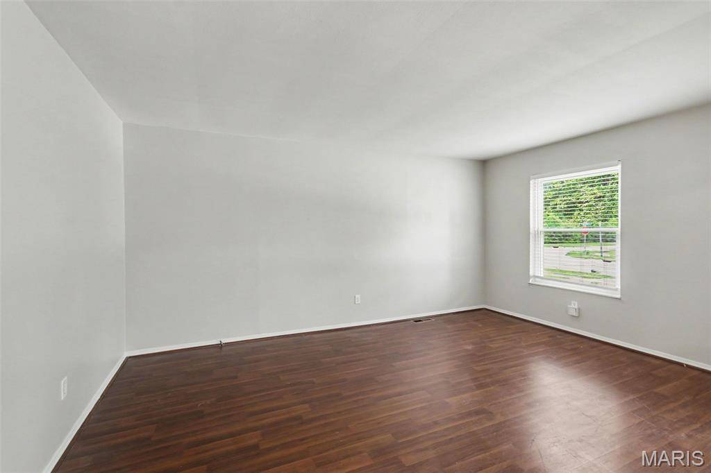 3110 Sabrina LN, Florissant, MO 63031