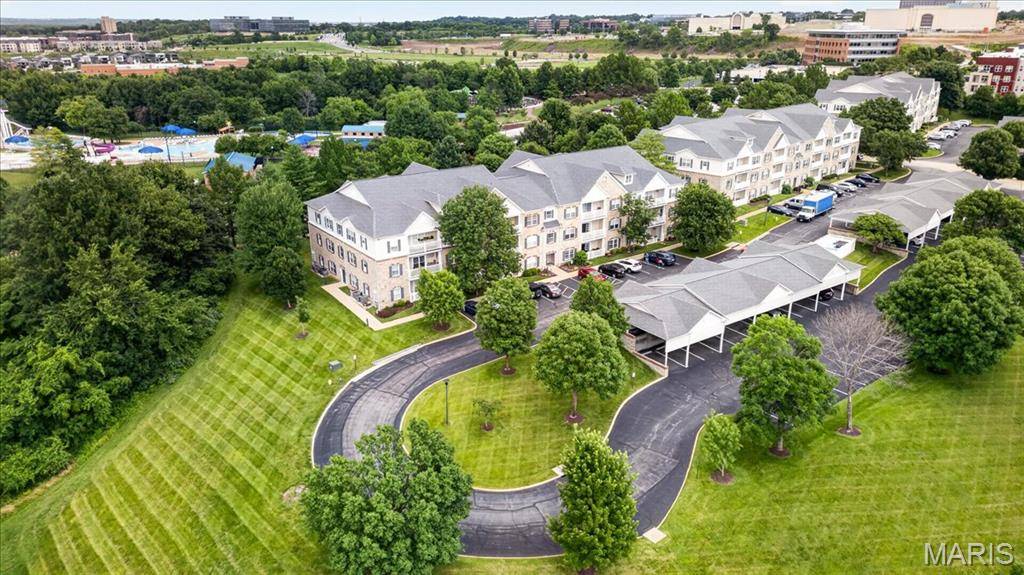 5 Monarch Trace CT #108, Chesterfield, MO 63017
