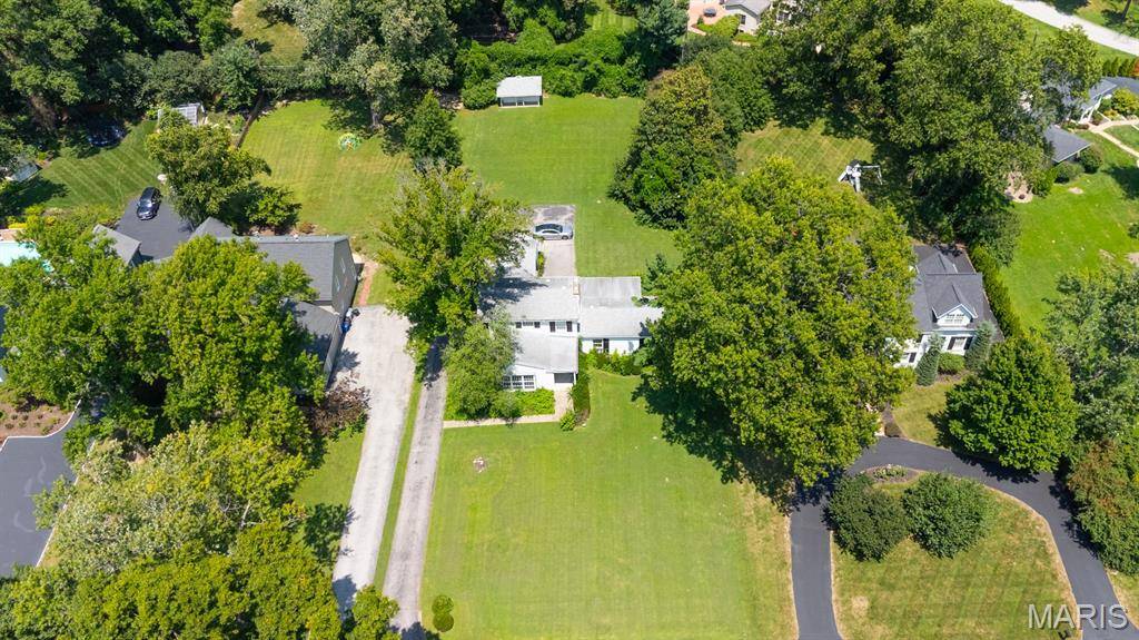 5 Lindworth DR, Ladue, MO 63124