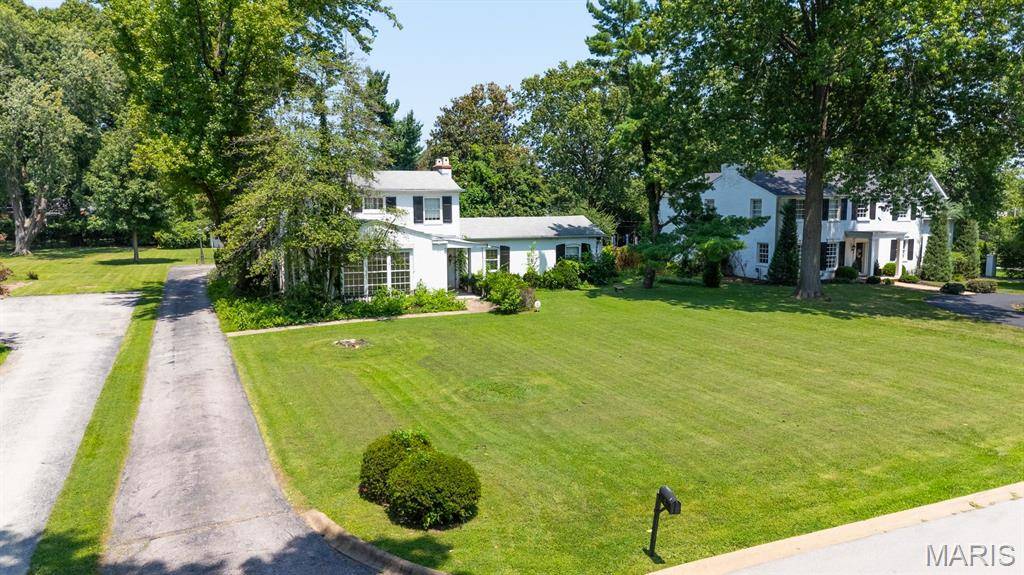 5 Lindworth DR, Ladue, MO 63124