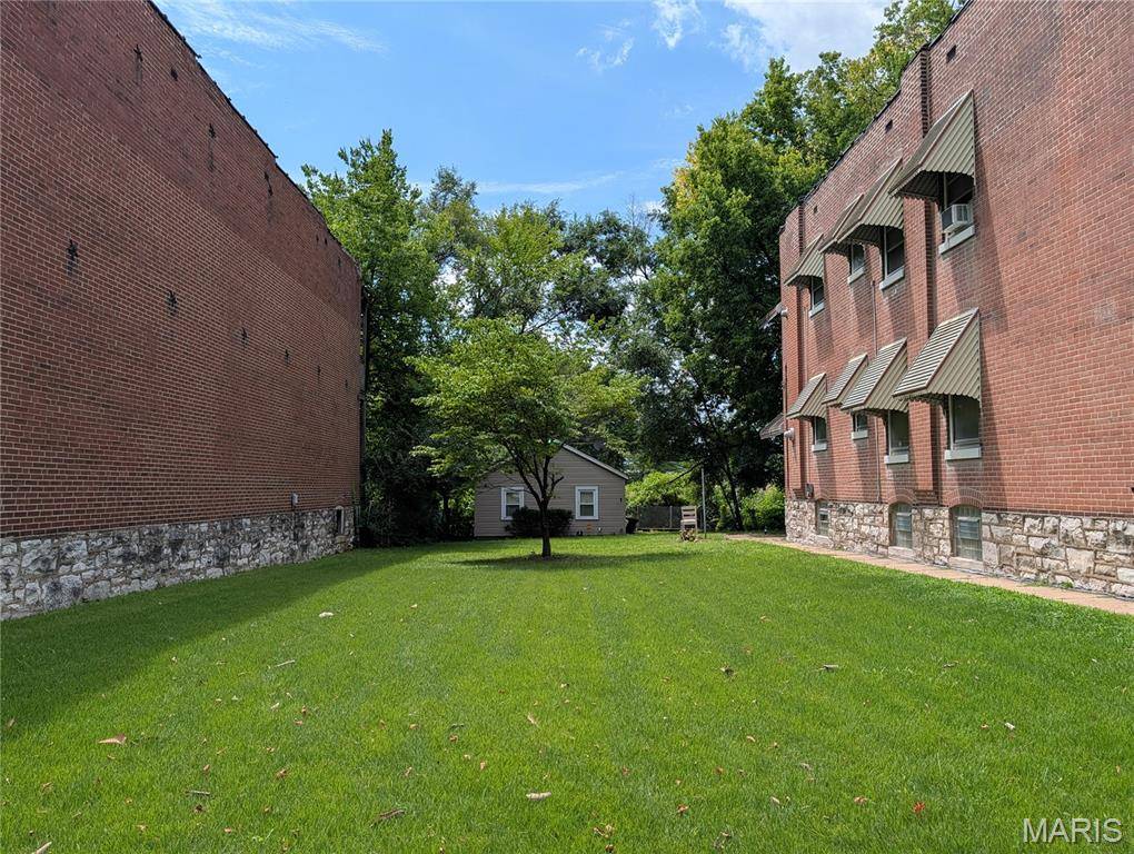 1036 Theobald ST, St Louis, MO 63147