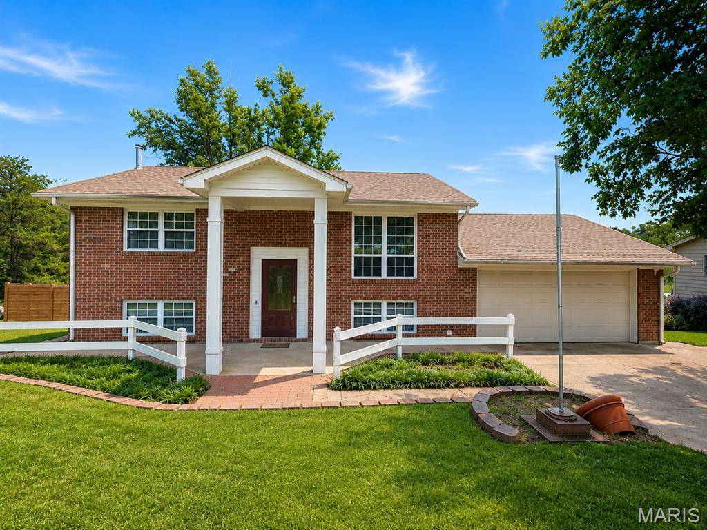3660 W Lakeview DR, House Springs, MO 63051