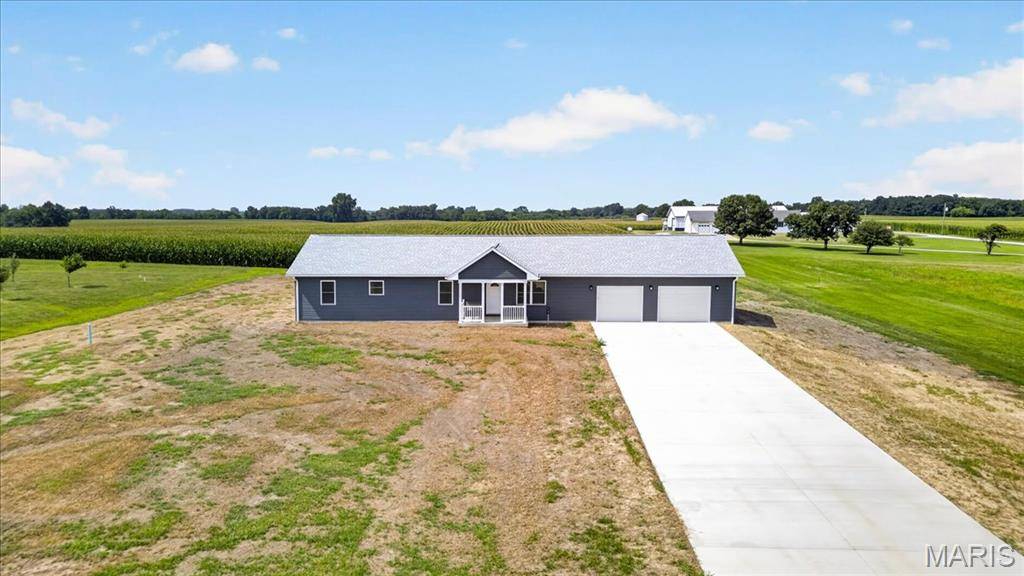 28500 Old Fidelity RD, Jerseyville, IL 62052