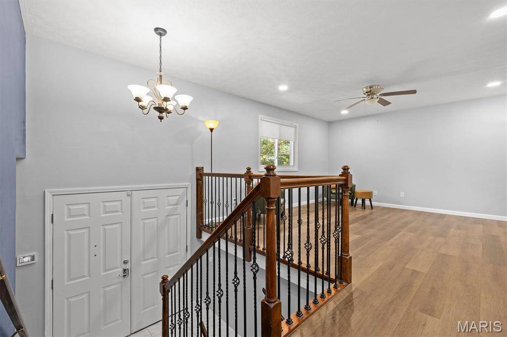 77 S Meadow LN, Glen Carbon, IL 62034