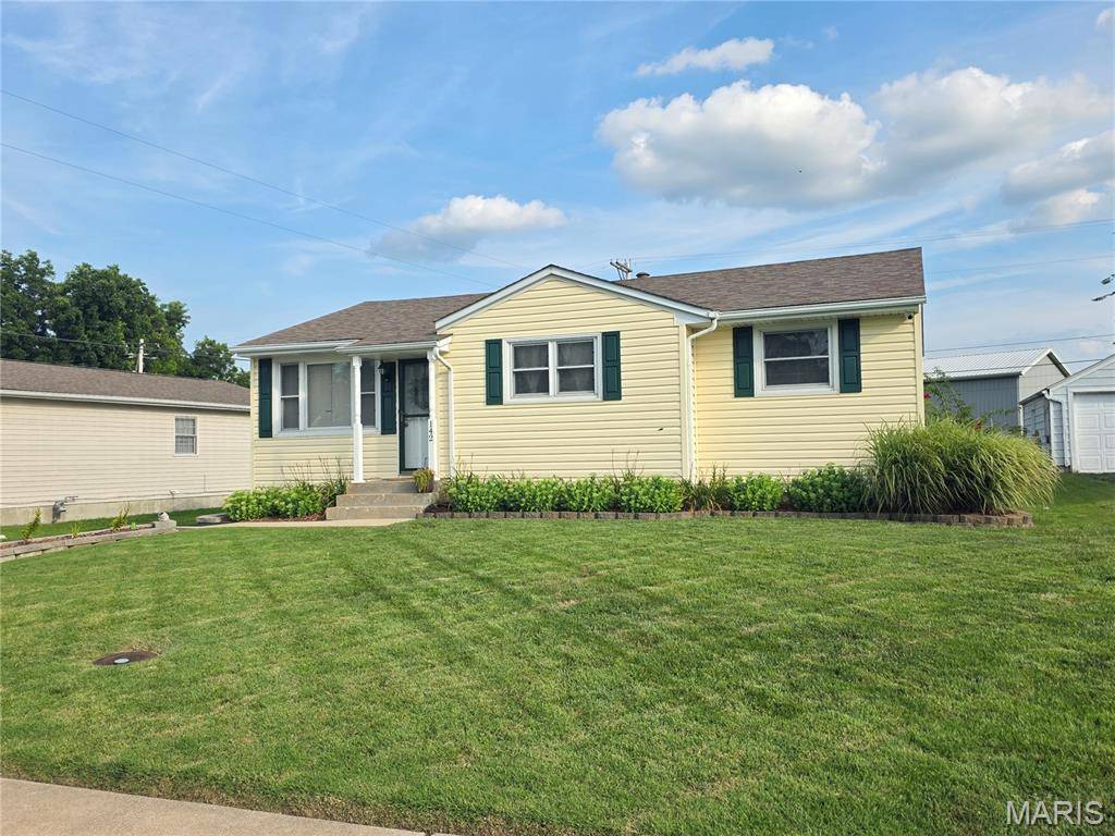 142 Linn DR, Ste Genevieve, MO 63670