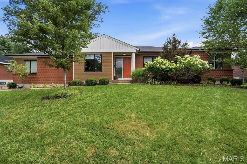 9061 Monmouth DR, Richmond Heights, MO 63117