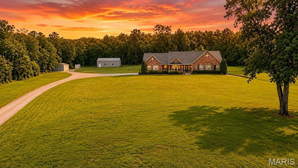 11262 Sunwood RD, Potosi, MO 63664