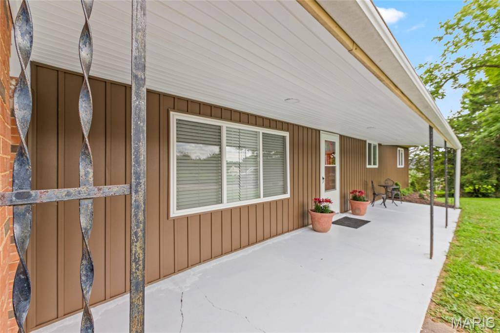317 Vasel DR, Fenton, MO 63026