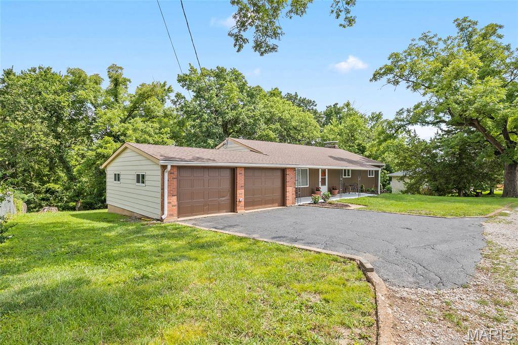 317 Vasel DR, Fenton, MO 63026