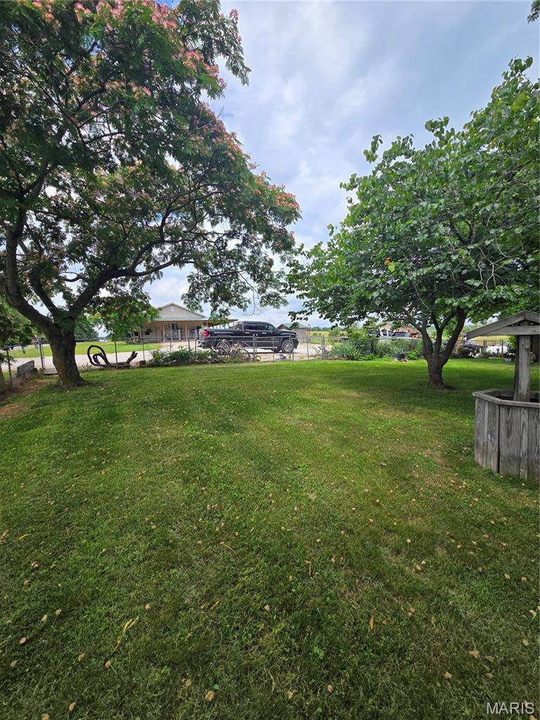 6405 State Route Mm, Birch Tree, MO 65438