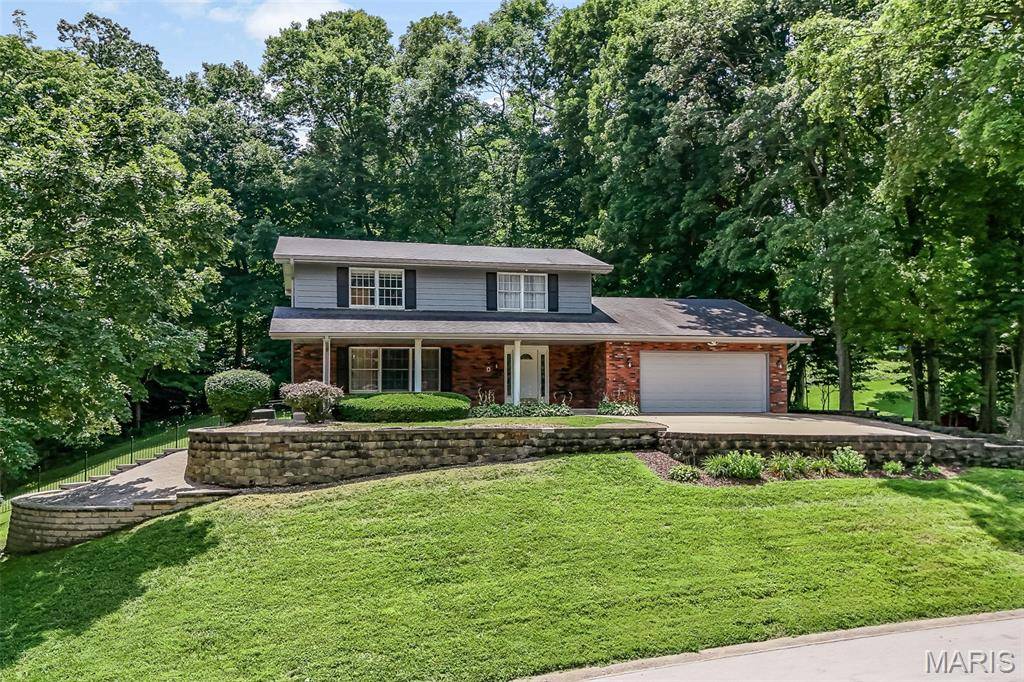 12 Chaparral LN, Glen Carbon, IL 62034
