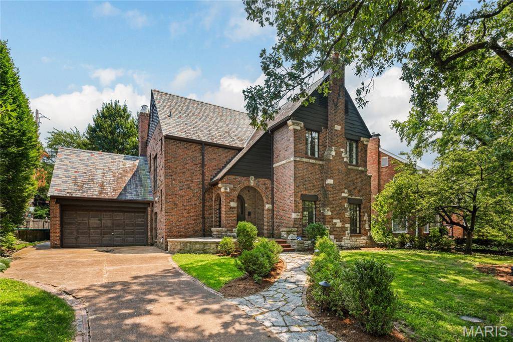 4228 Roland BLVD, Pasadena Hills, MO 63121