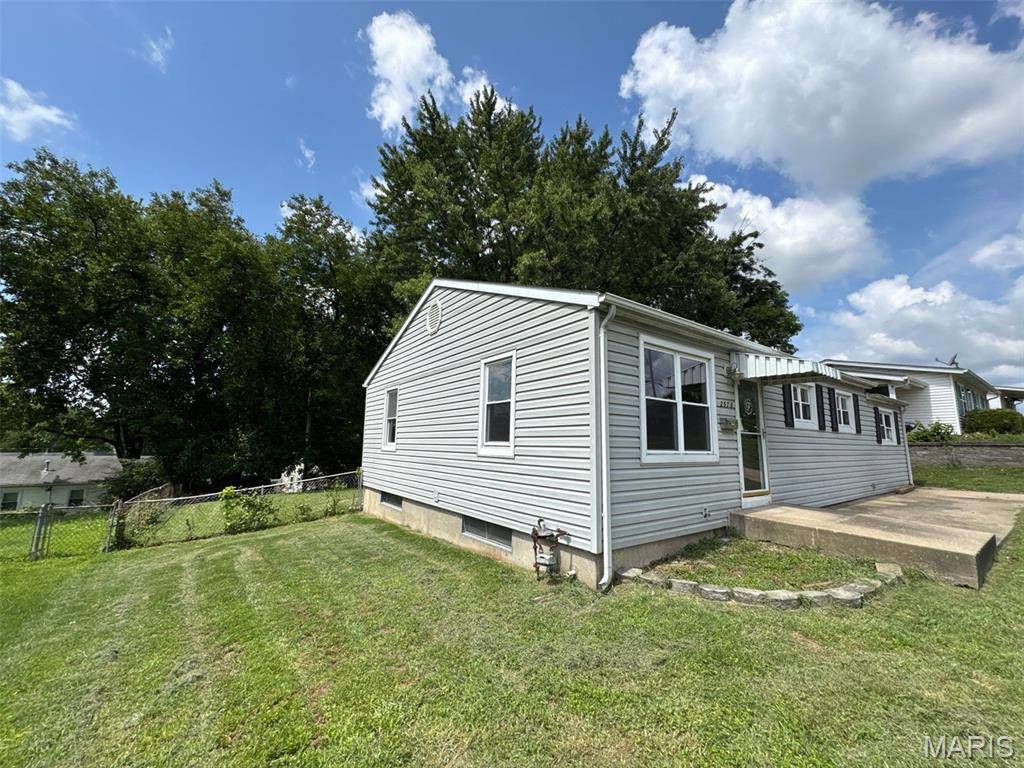 2570 Mullanphy LN, Florissant, MO 63031