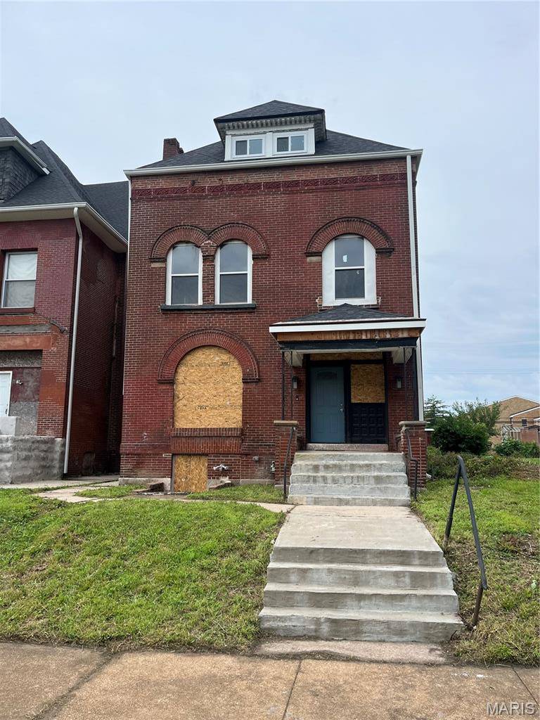 4412 Delmar BLVD, St Louis, MO 63108