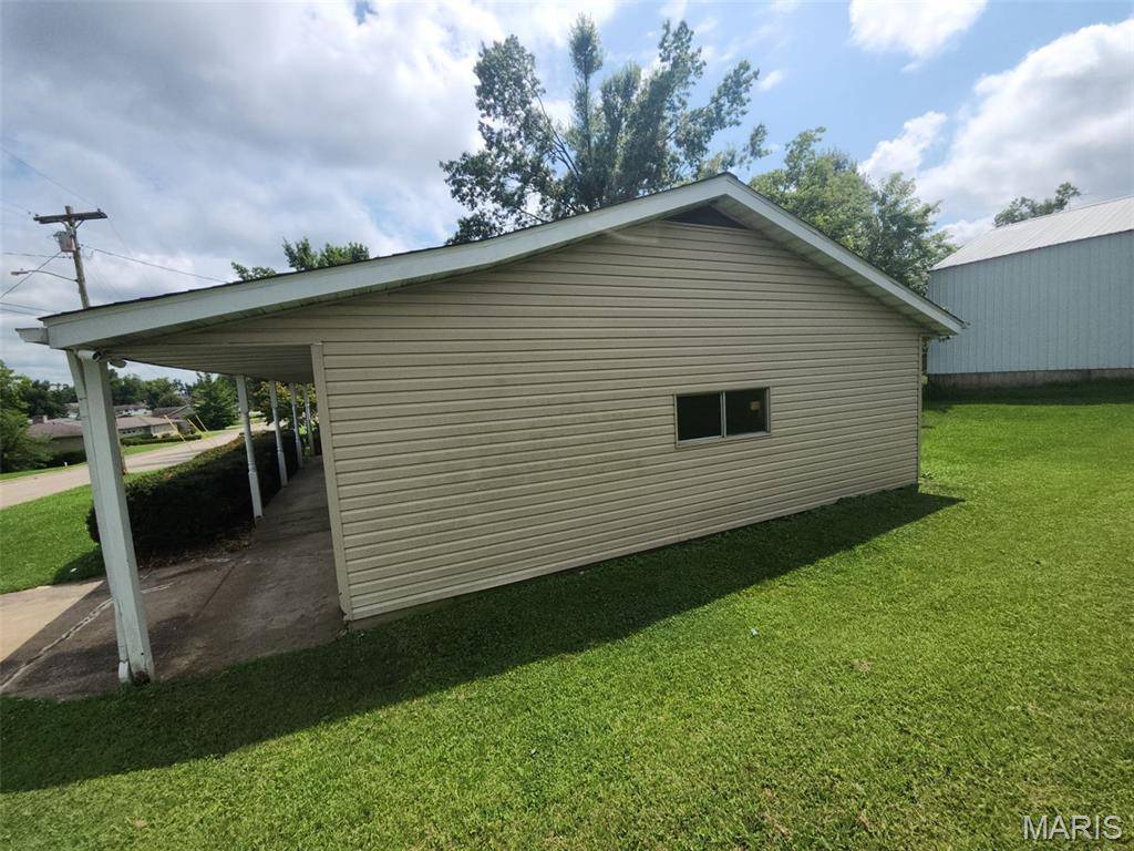 114 Edwards ST, Perryville, MO 63775