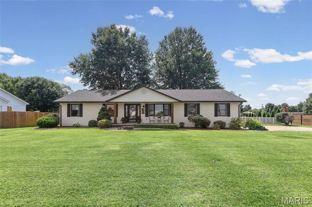 3535 Pierland DR, Pocahontas, IL 62275
