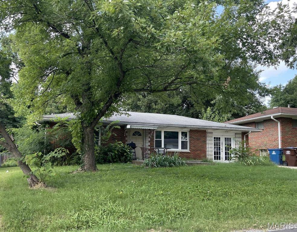 600 Sitze DR, East Alton, IL 62024