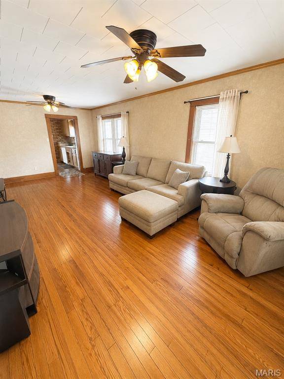 137 E 3rd ST, Roxana, IL 62084