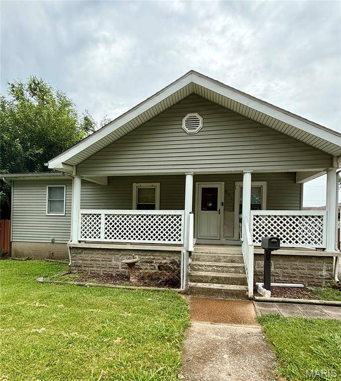 137 E 3rd ST, Roxana, IL 62084