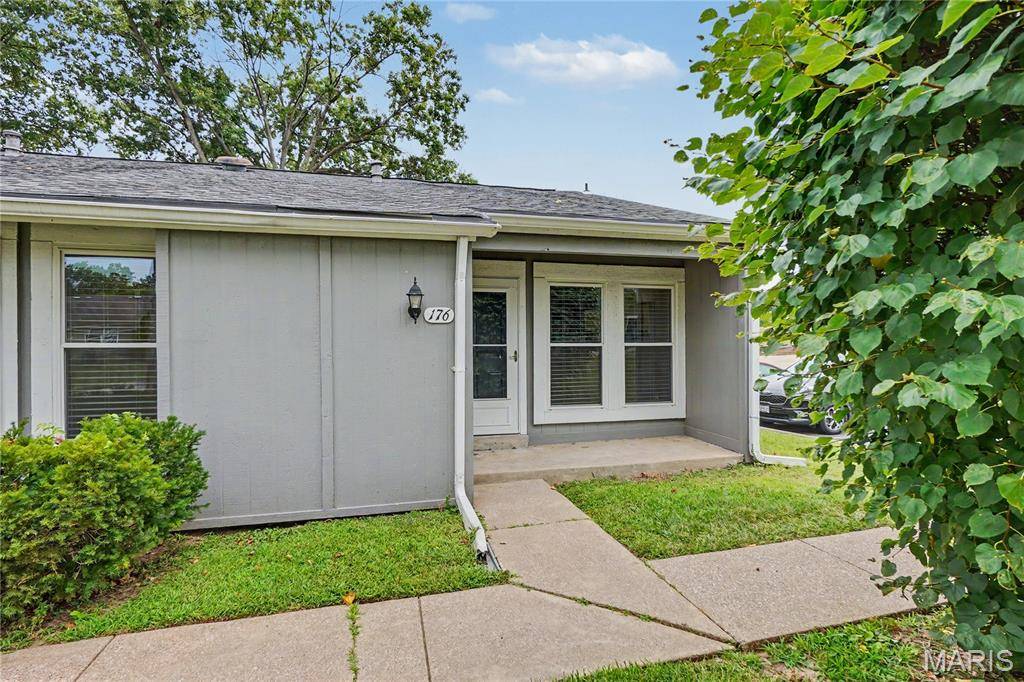 176 Harbor View DR, Lake St Louis, MO 63367