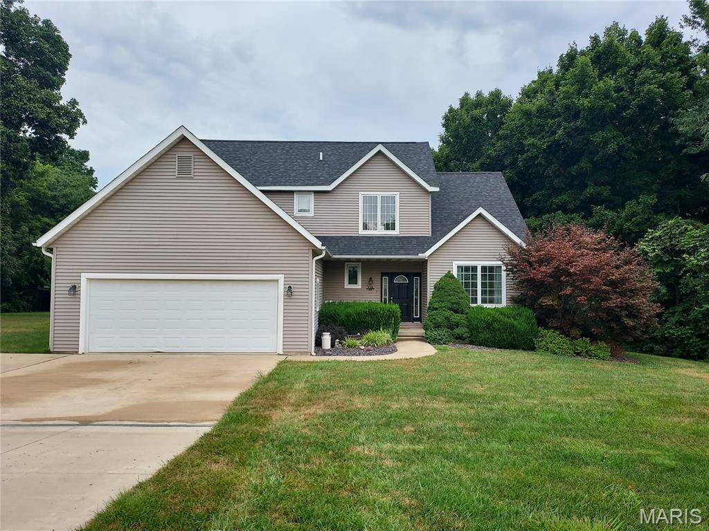 118 Quail Hollow RD, Greenville, IL 62246