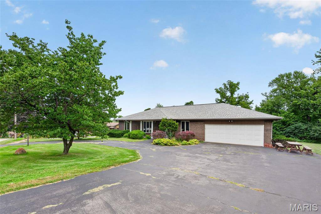 3616 Taylor AVE, Bridgeton, MO 63044