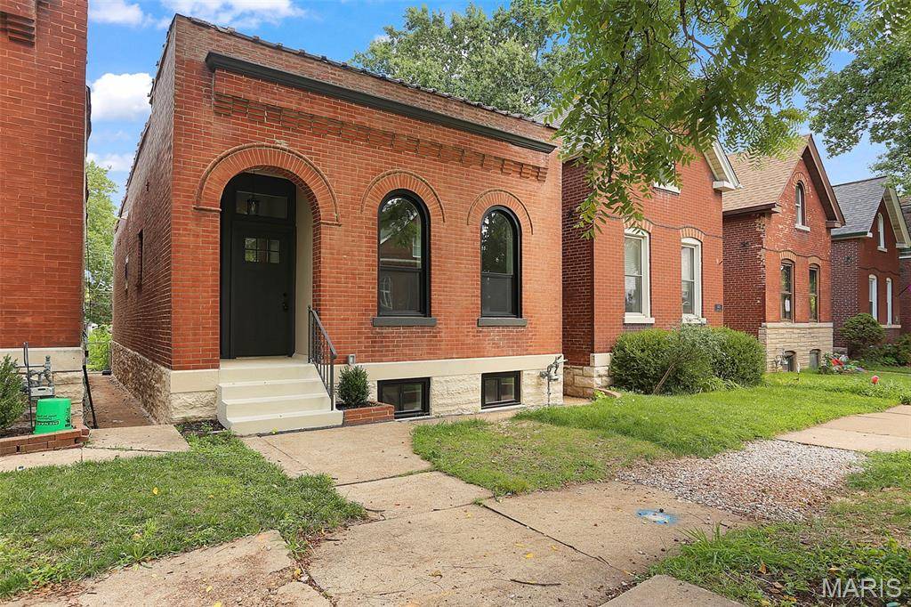 5637 Reber PL, St Louis, MO 63139