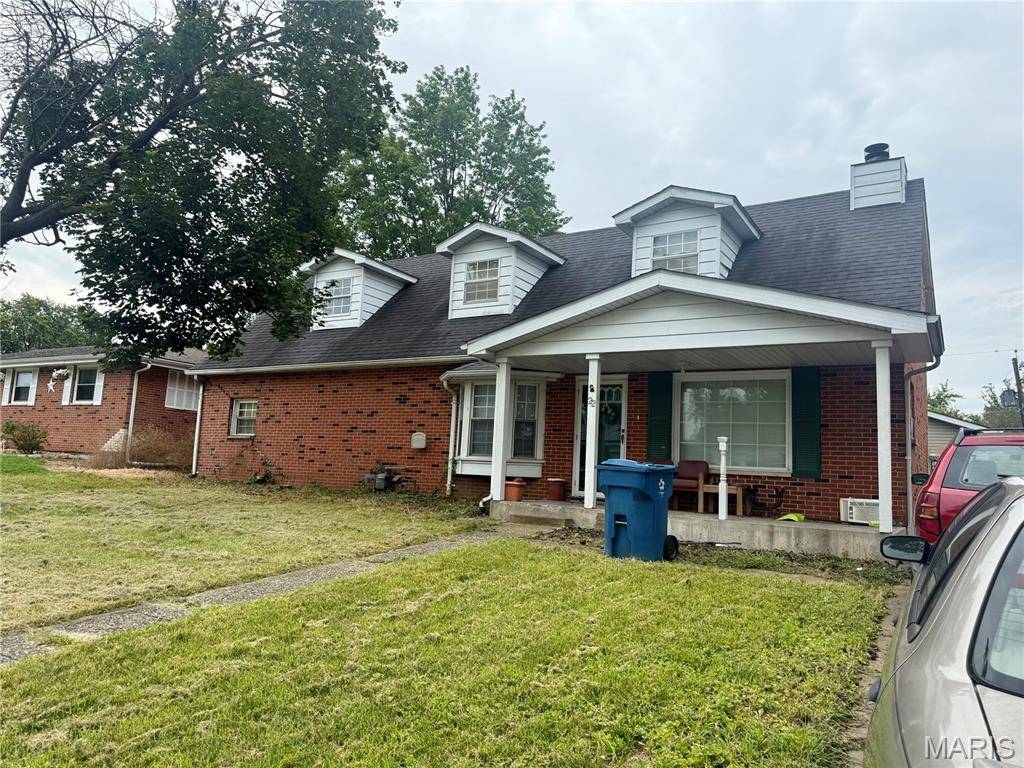 22 Victoria DR, Granite City, IL 62040