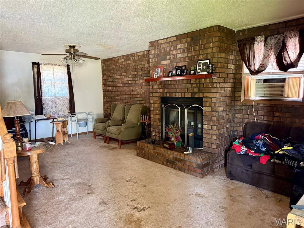 22 Victoria DR, Granite City, IL 62040
