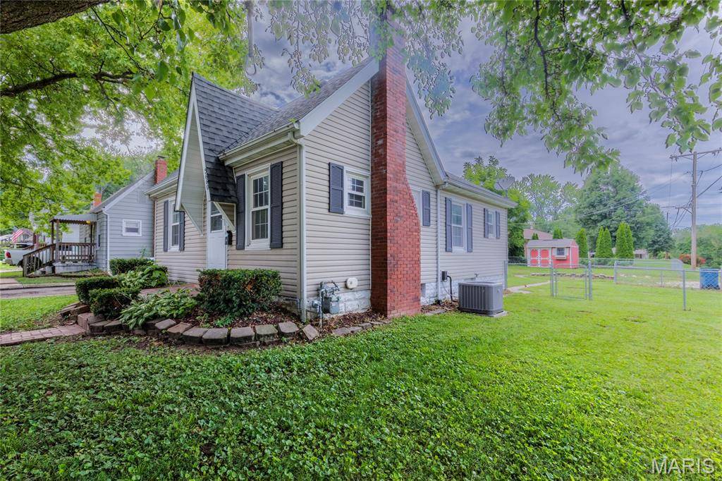 3660 Western AVE, Alton, IL 62002