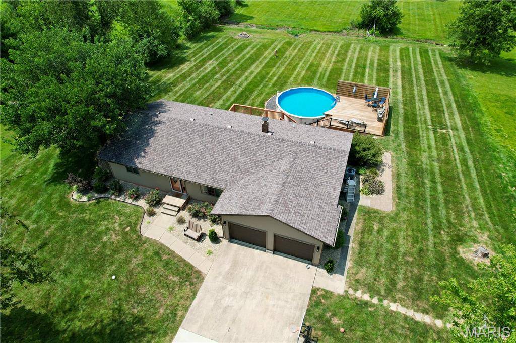 3417 College Street RD, Salem, IL 62881