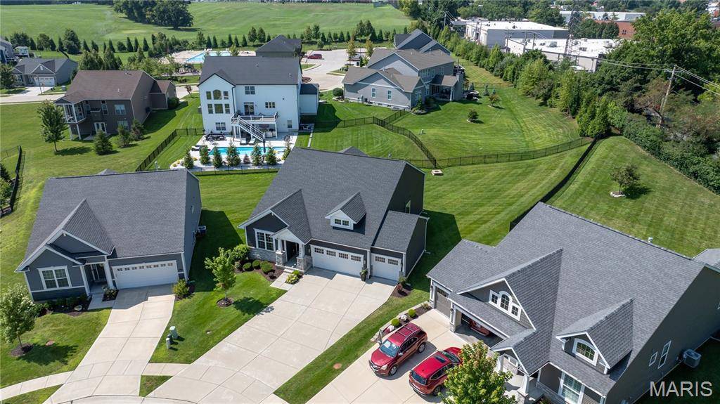 206 Menslage CT, St Charles, MO 63301