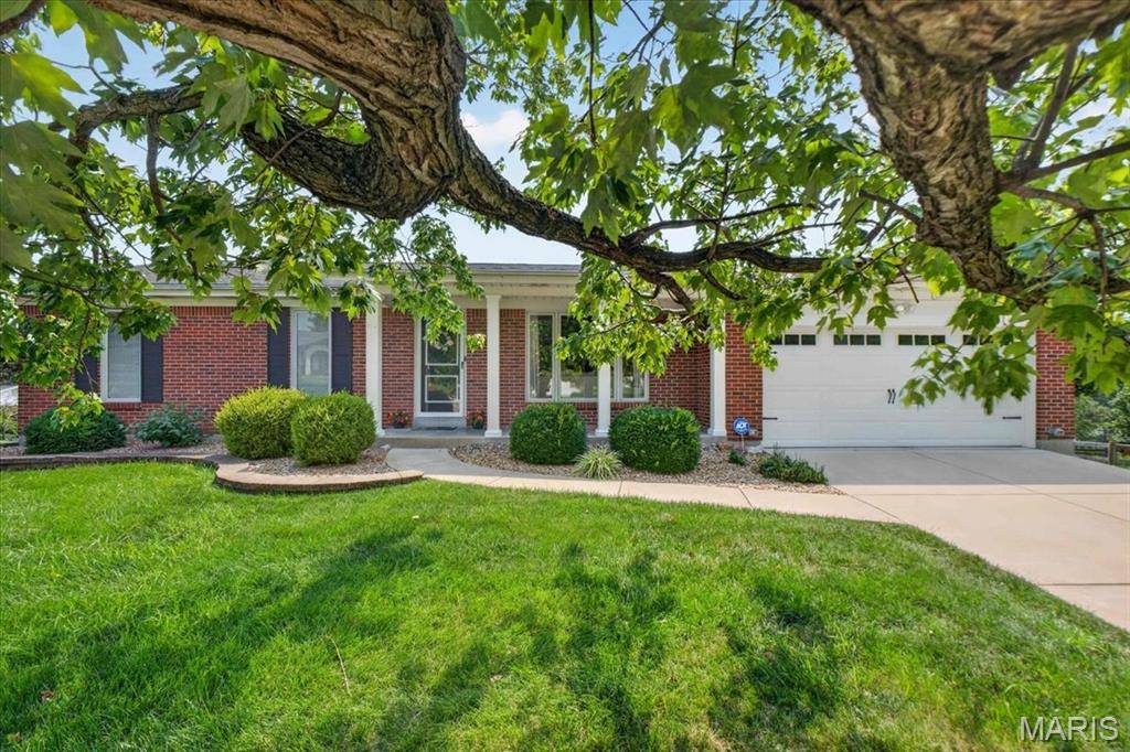 4708 Kingbird LN, Unincorporated, MO 63128