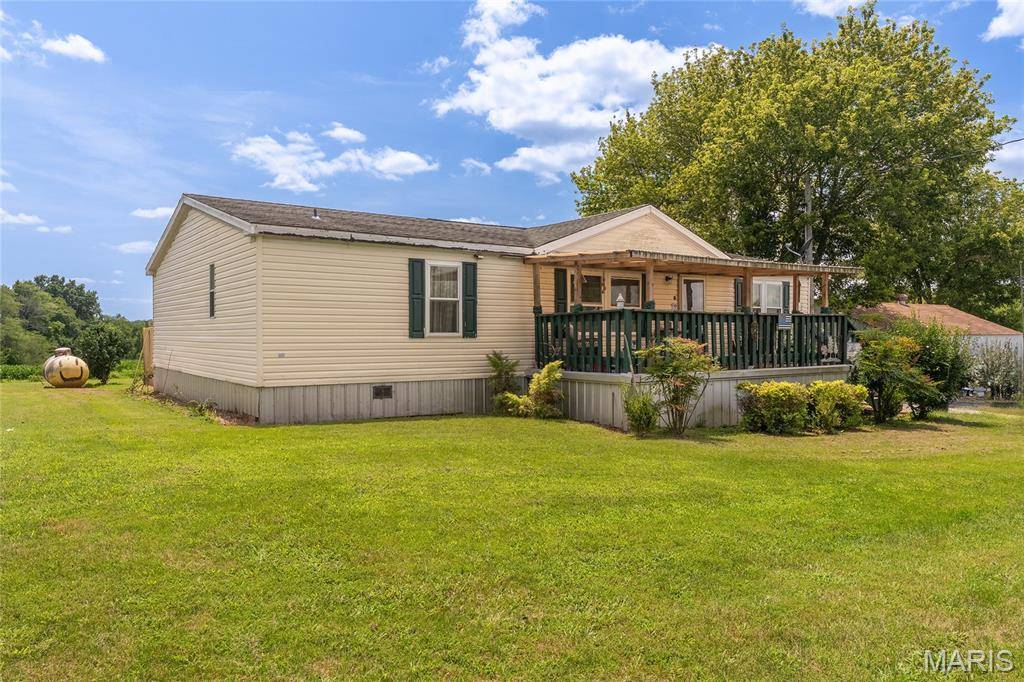 8215 State rte 146, Vienna, IL 62912