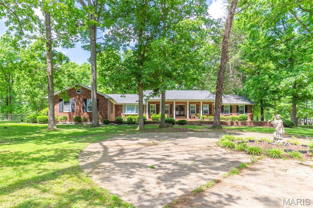1103 E Cherry ST, Doniphan, MO 63935
