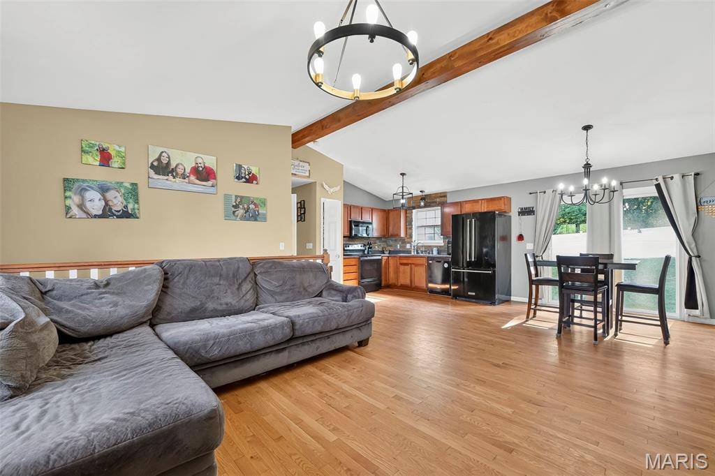 224 Parkway DR, Troy, MO 63379