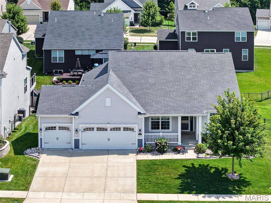 206 Knob Creek CT, Lake St Louis, MO 63367