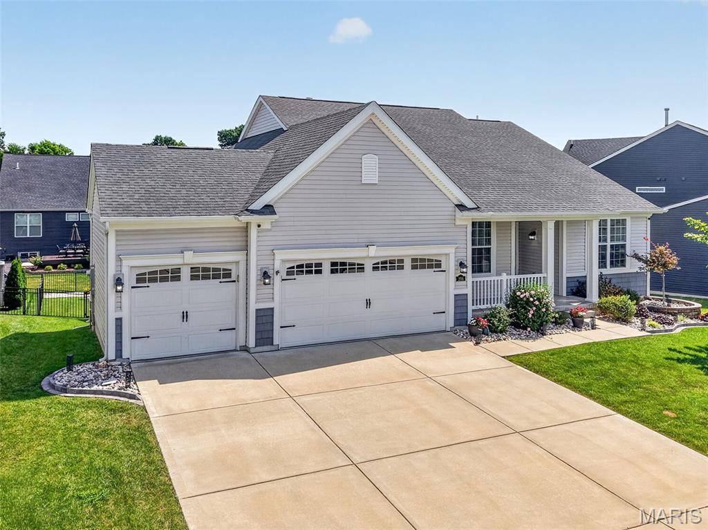 206 Knob Creek CT, Lake St Louis, MO 63367