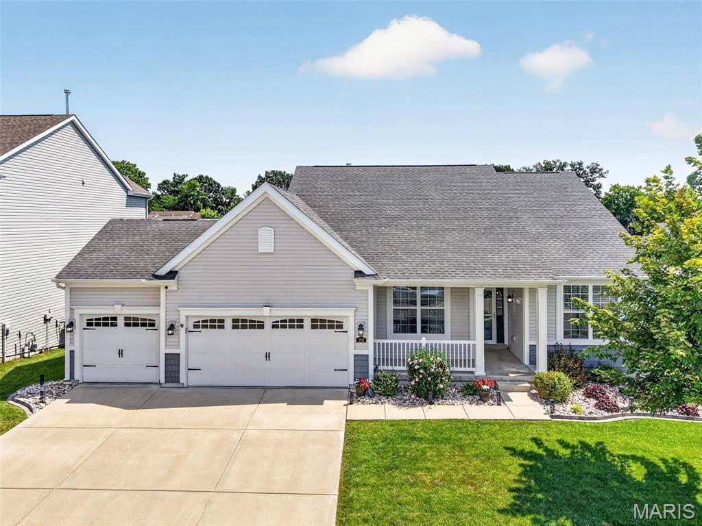206 Knob Creek CT, Lake St Louis, MO 63367