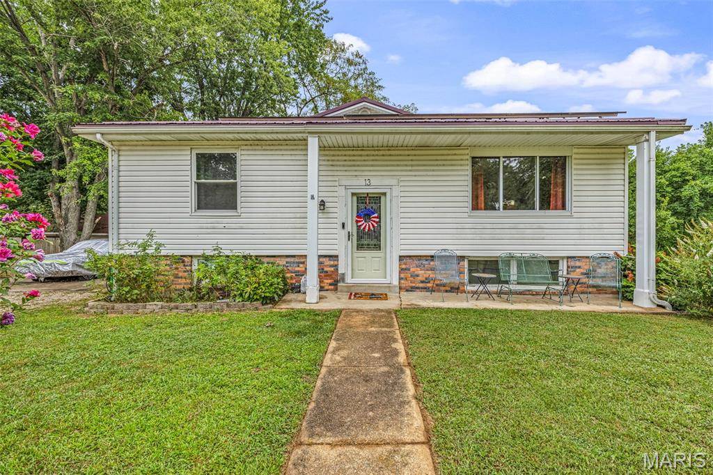 13 Russell DR, Bismarck, MO 63624