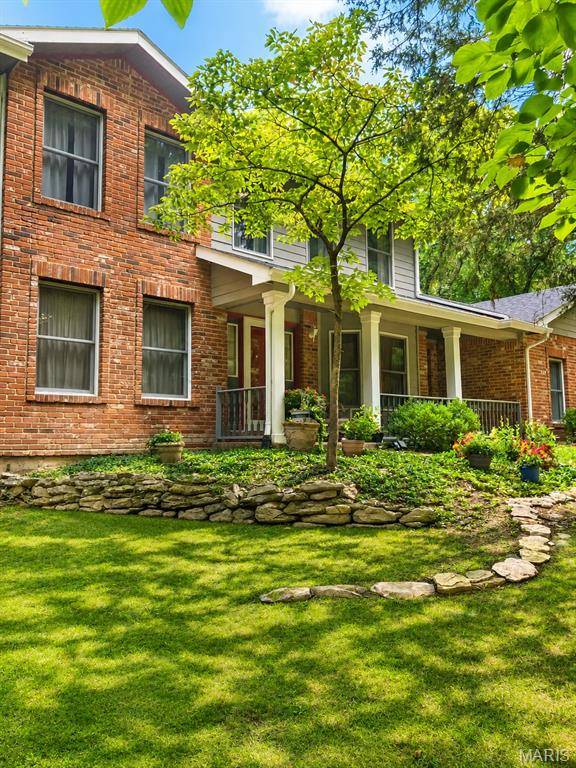 9 Wilderness LN, Defiance, MO 63341